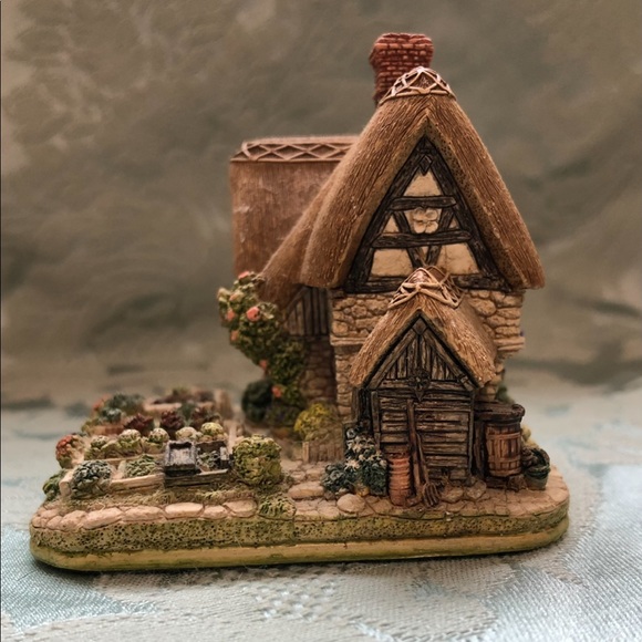 Lilliput Lane Cabbage Patch Corner. Collectors' Club - Picture 3 of 7